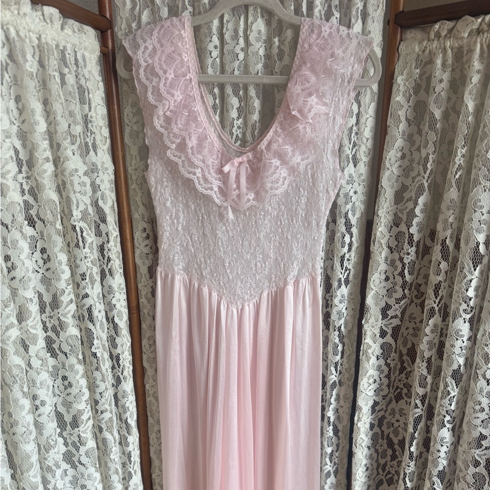 Vintage Cinema Etoile Pink Lace Nightgown